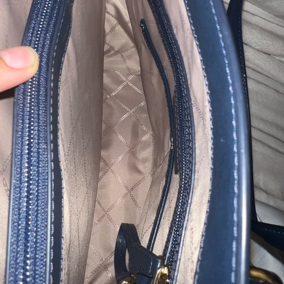 Michael Kors Tote Bag and Wristlet wallet - Picture 11 of 13